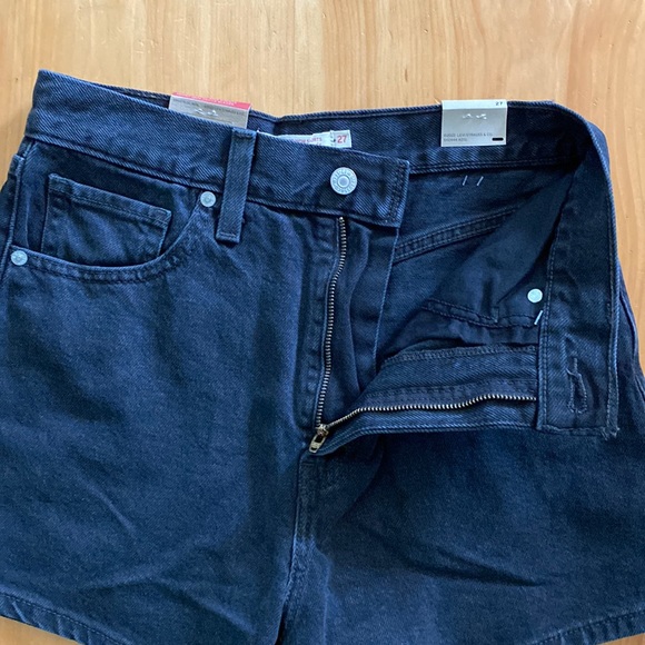 SALE! 🖤NWT: LEVI’S✨ Women’s High Waisted Mom Shorts - Size 27 - Picture 7 of 15